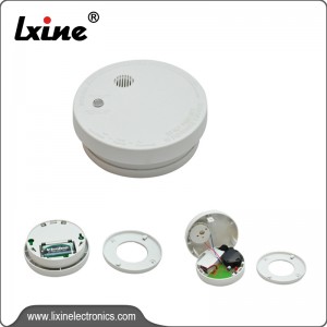 Photoelectric smoke detector with battery LX-223